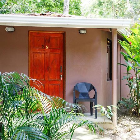 Bambutel Cocles Hotel Puerto Viejo de Talamanca Eksteriør billede