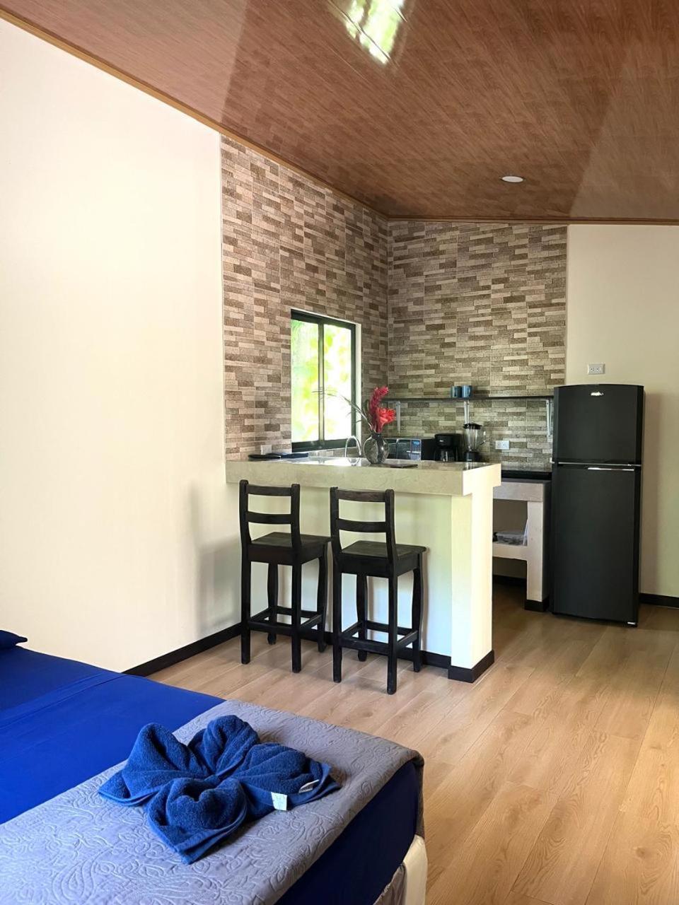 Bambutel Cocles Hotel Puerto Viejo de Talamanca Eksteriør billede