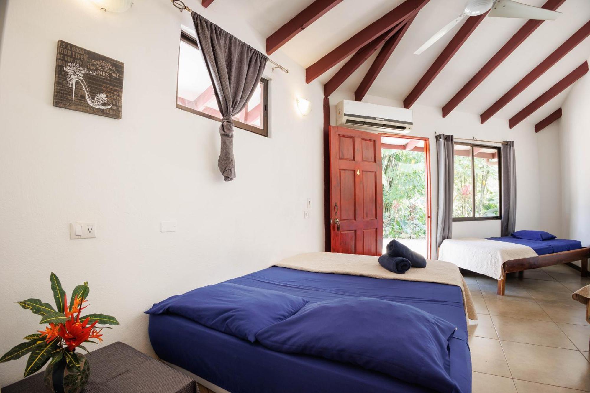 Bambutel Cocles Hotel Puerto Viejo de Talamanca Eksteriør billede