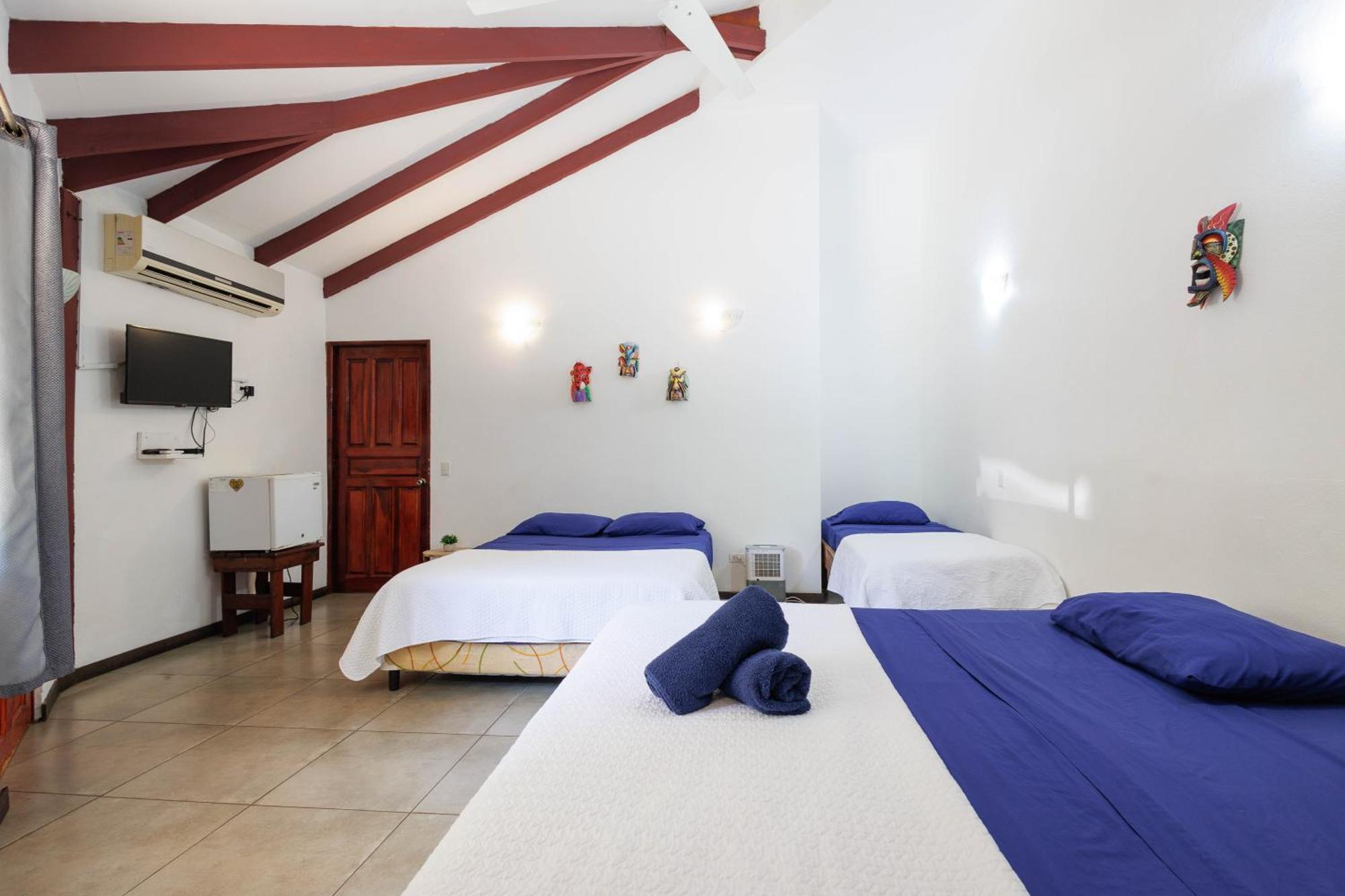 Bambutel Cocles Hotel Puerto Viejo de Talamanca Eksteriør billede