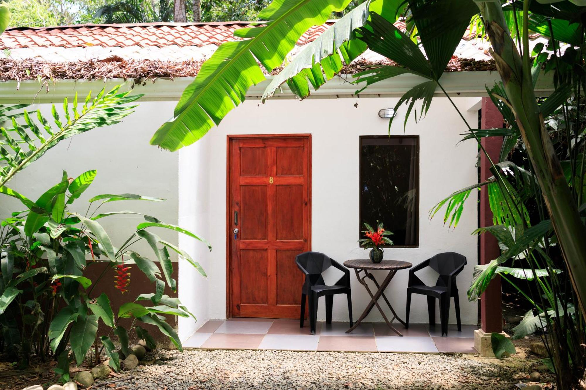 Bambutel Cocles Hotel Puerto Viejo de Talamanca Eksteriør billede