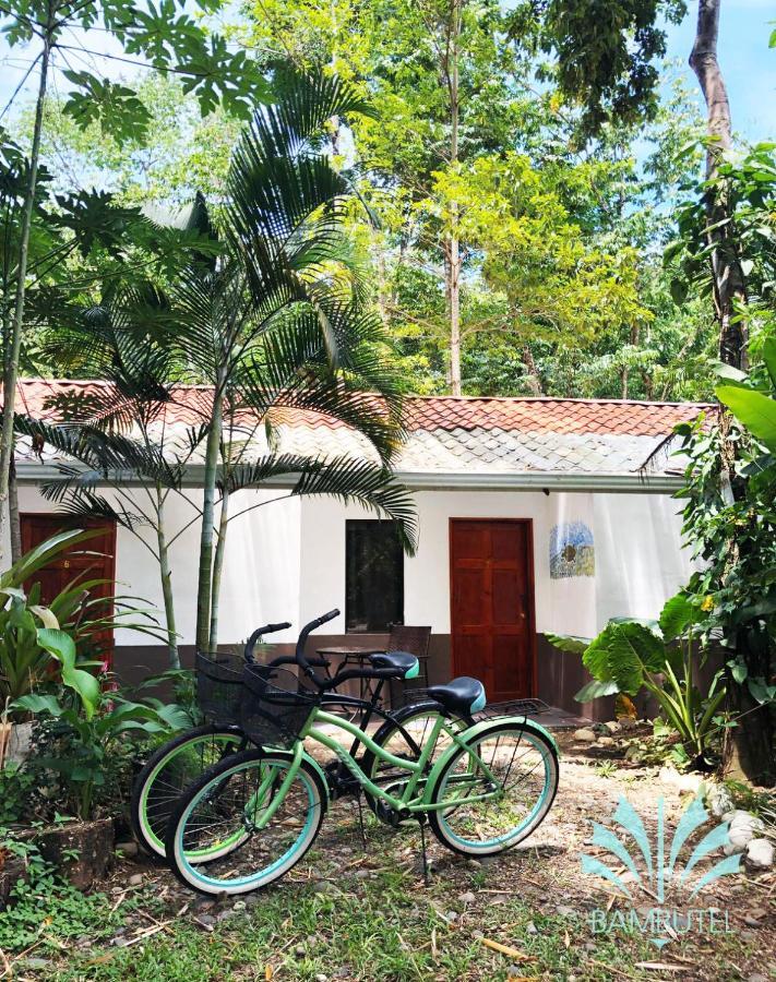 Bambutel Cocles Hotel Puerto Viejo de Talamanca Eksteriør billede
